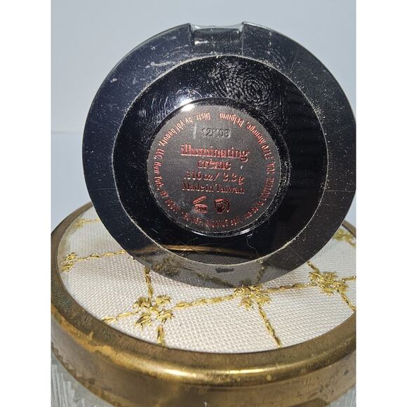 YBF YOUR BEST FRIEND 2 ILLUMINATING CREMES - 0.116 OZ/3.3 g - Picture 4 of 4